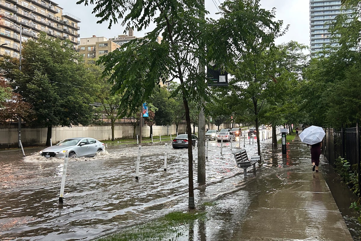 Damaging storms across southern Ontario flood streets and leave thousands without power