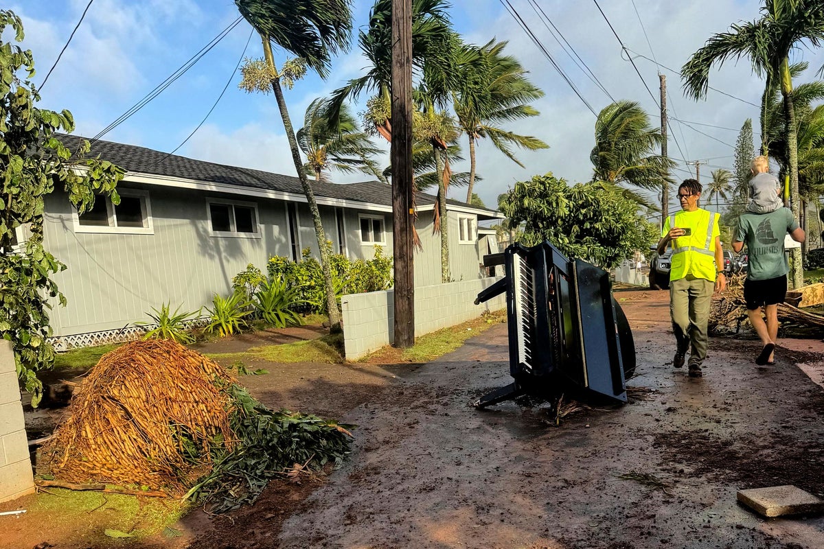 Hurricane-ravaged island asks tourists to return with aloha and patience