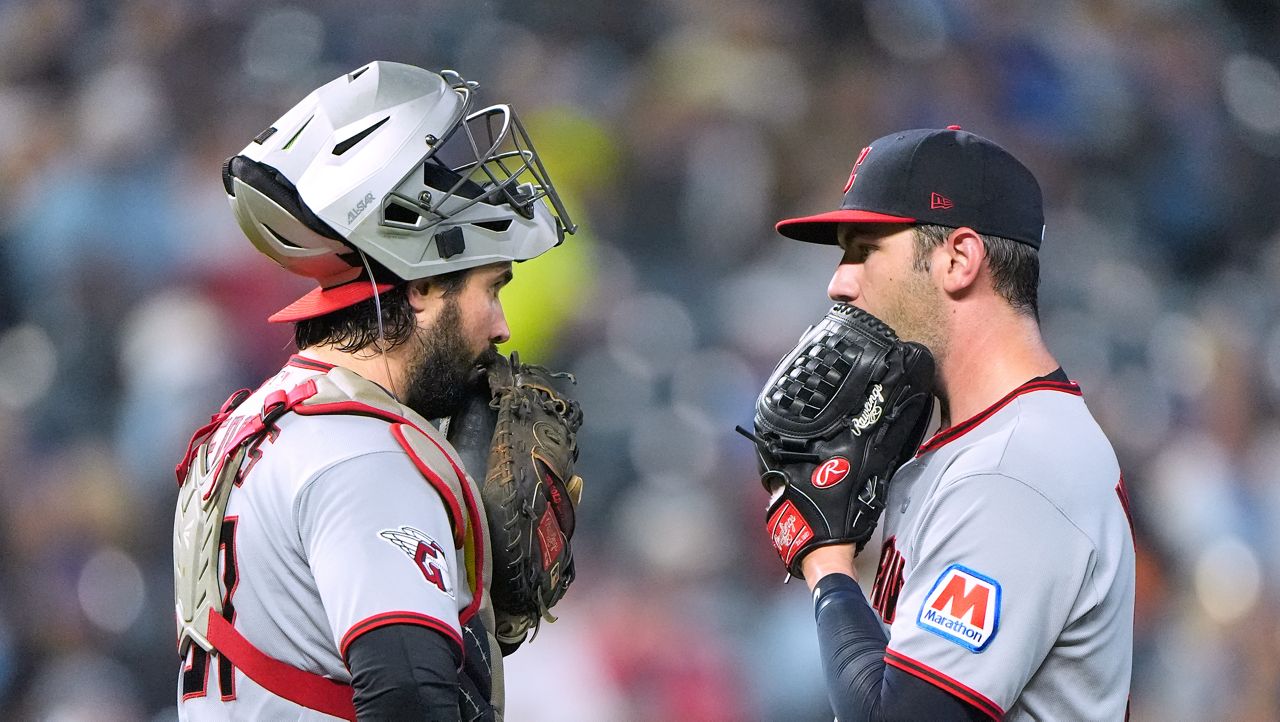 Guardians maintain 1-game AL Central lead, beat Royals 12-9 with help from 6 walks in 5-run 9th