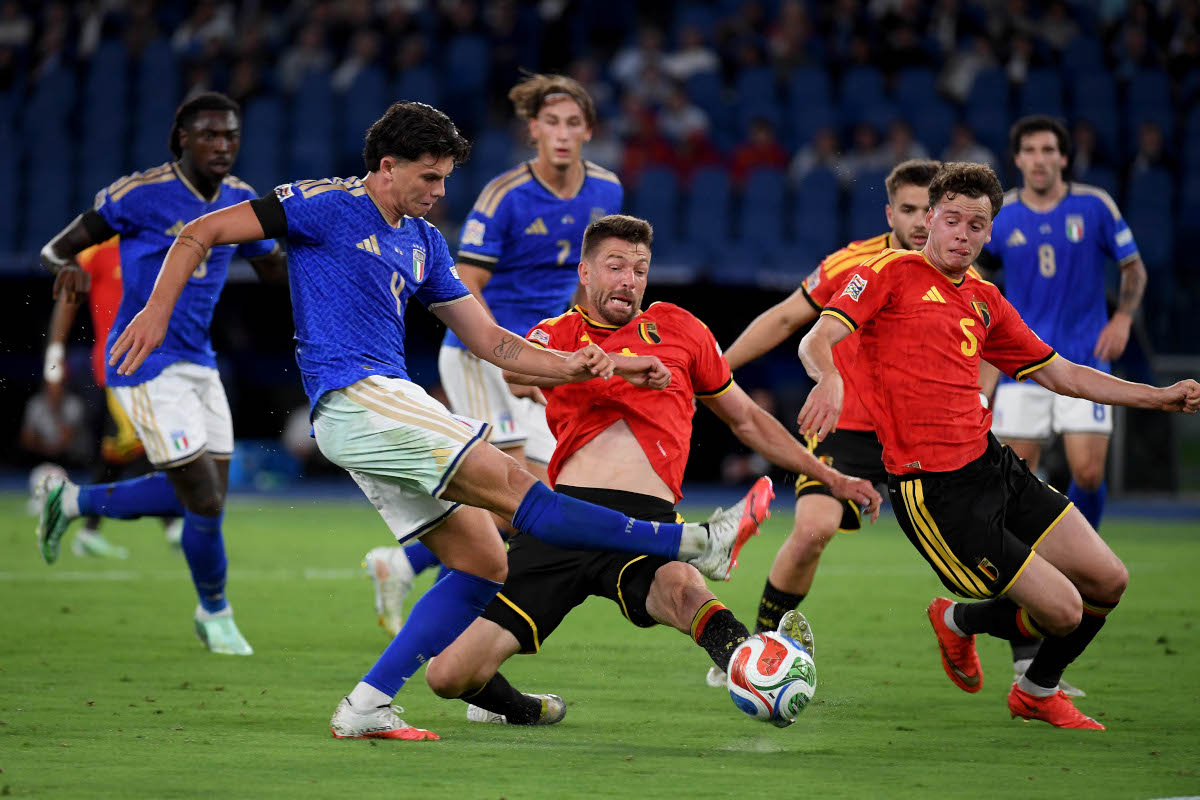 ROME, ITALY - SEPTEMBER 25: Alessandro Romano of Italy compete for the ball with Brandon Mechele during the UEFA Nations League 2026/27 group phase match between Italy and Belgium at Stadio Olimpico on September 25, 2026 in Rome, Italy. (Photo by Marco Rosi/Getty Images)