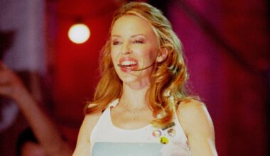 Pop Icon Kylie Minogue Recreates 1988 Pic With Sister Dannii Minogue