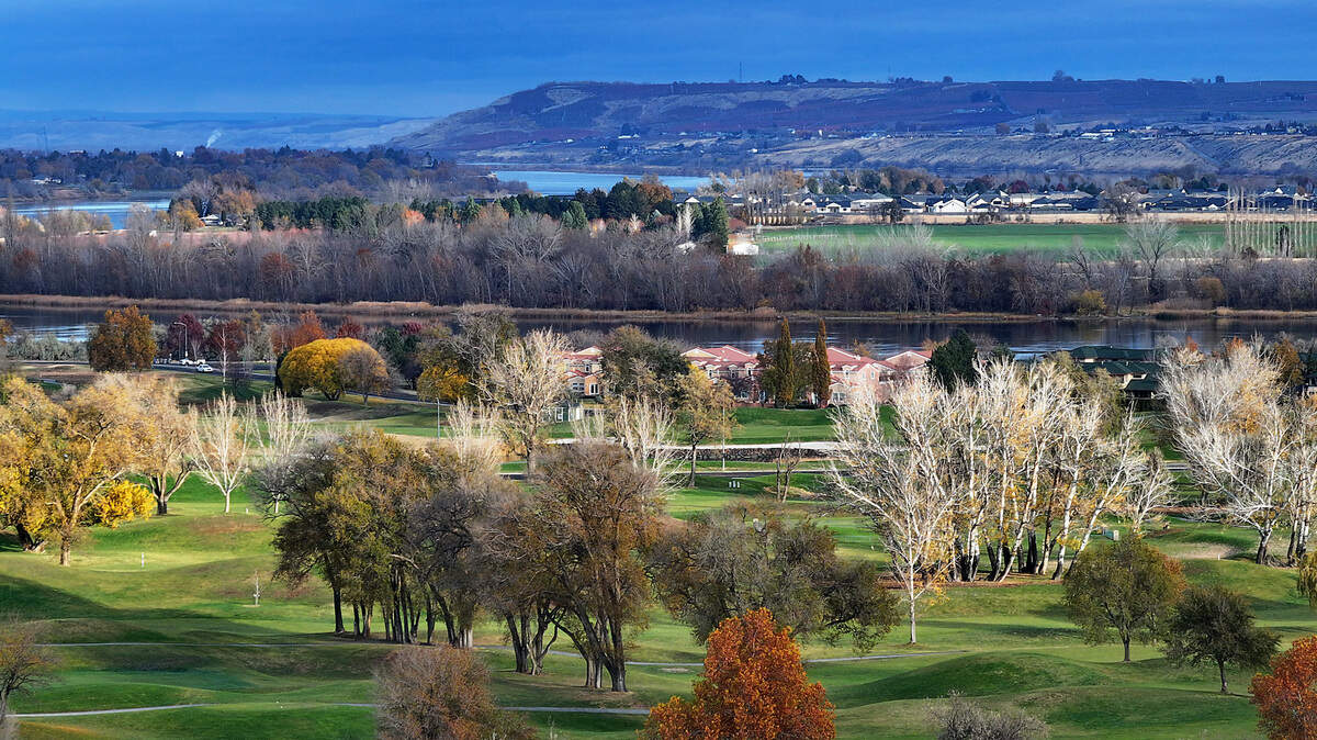Richland approves 30-year lease to secure Columbia Point course