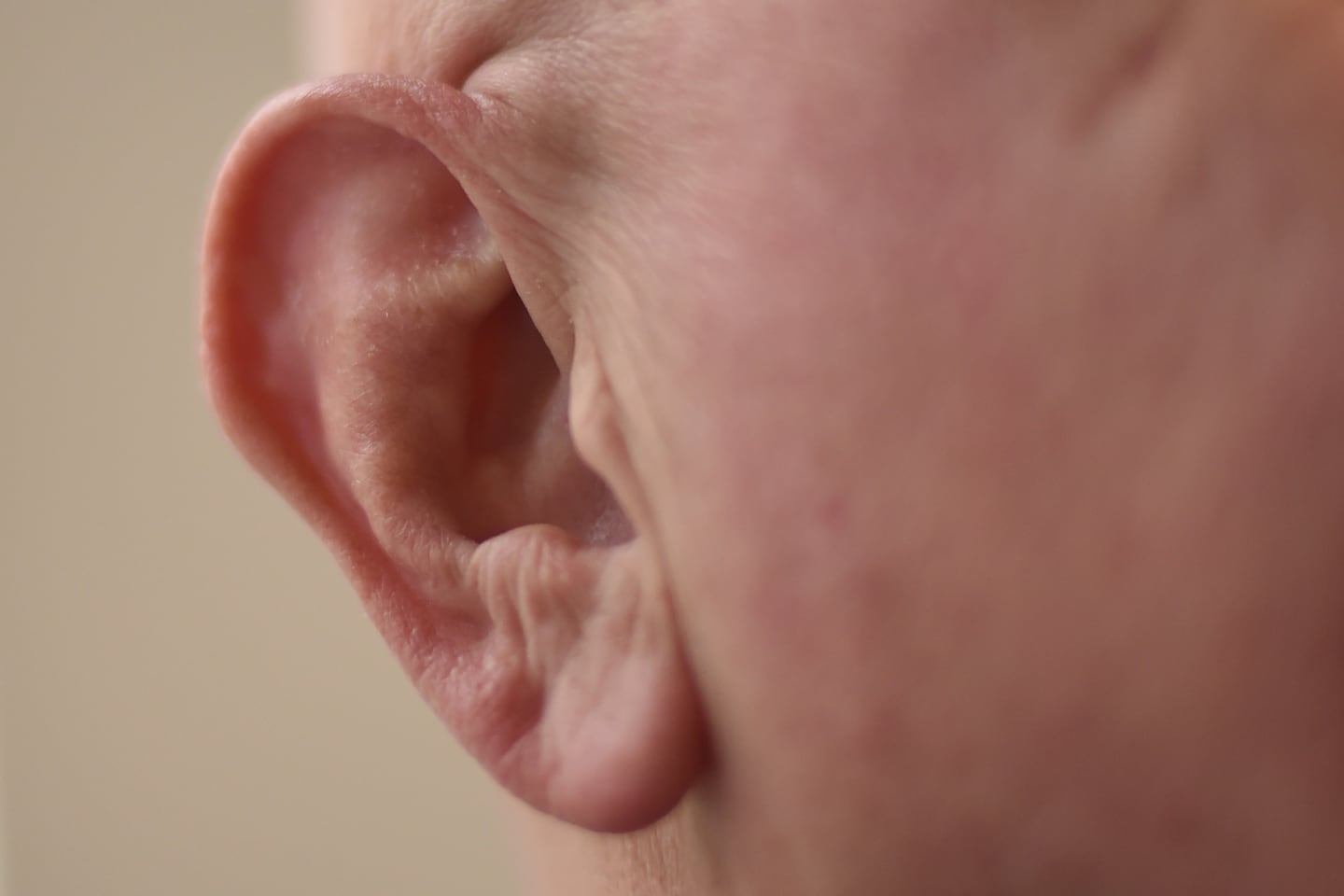 Scientists harness pink noise to amplify brain’s slow waves.