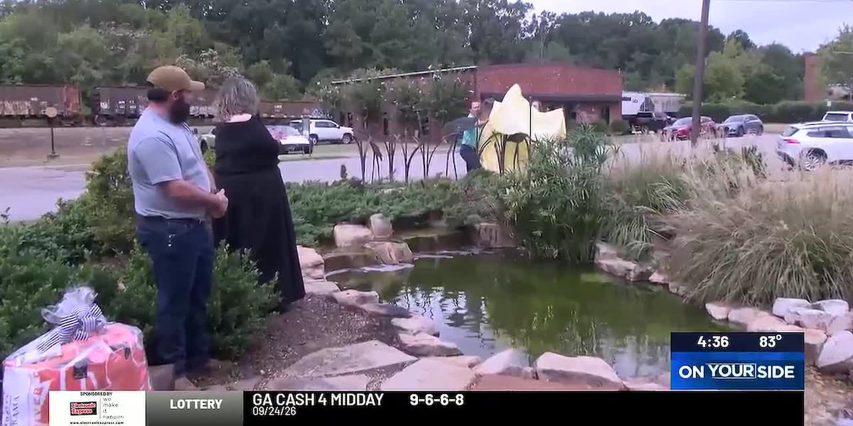 New sandhill crane statue unveiled at Walden Oaks Park in Decatur