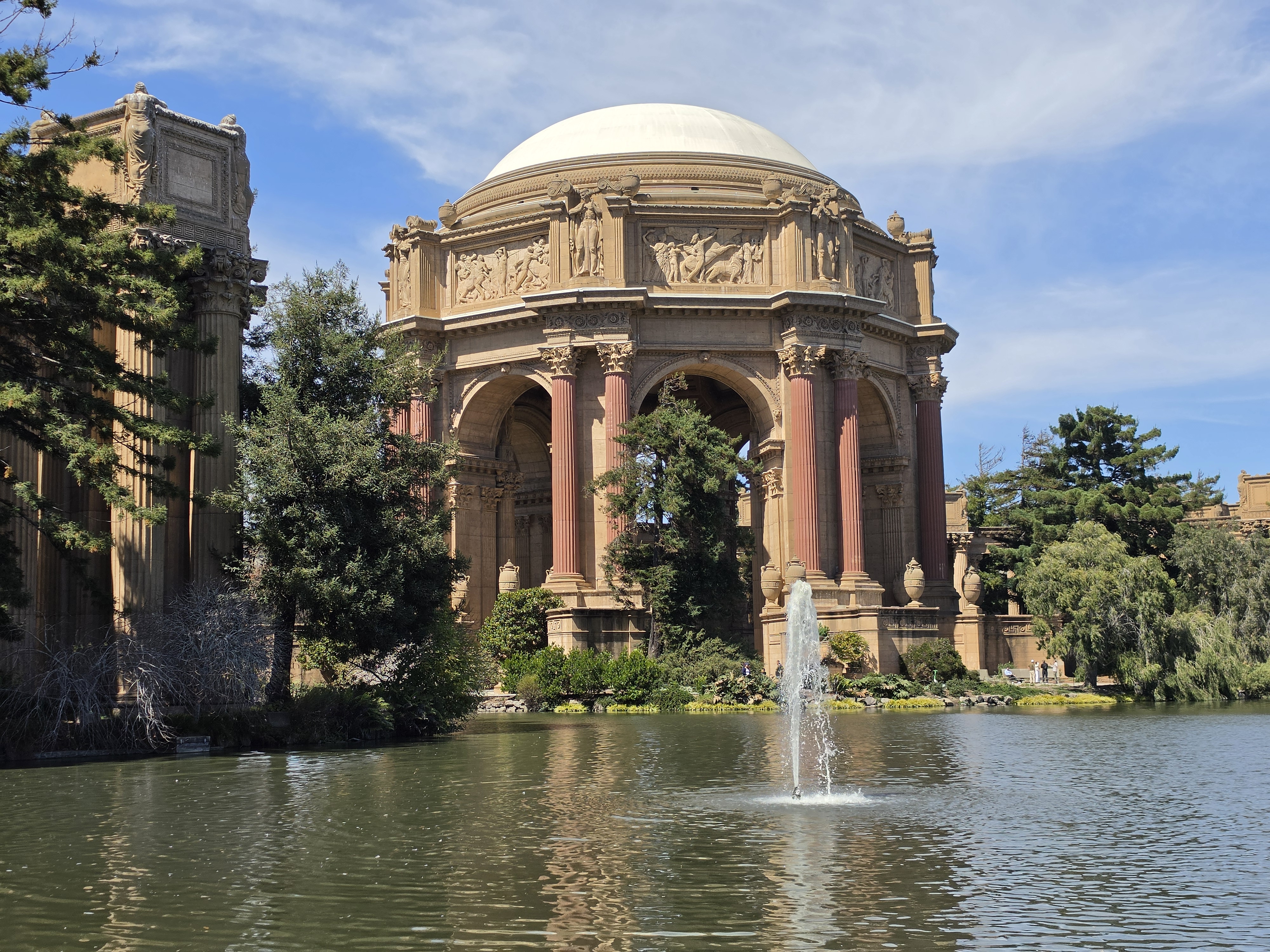 The Palace of Fine Arts with a fountain in the foreground