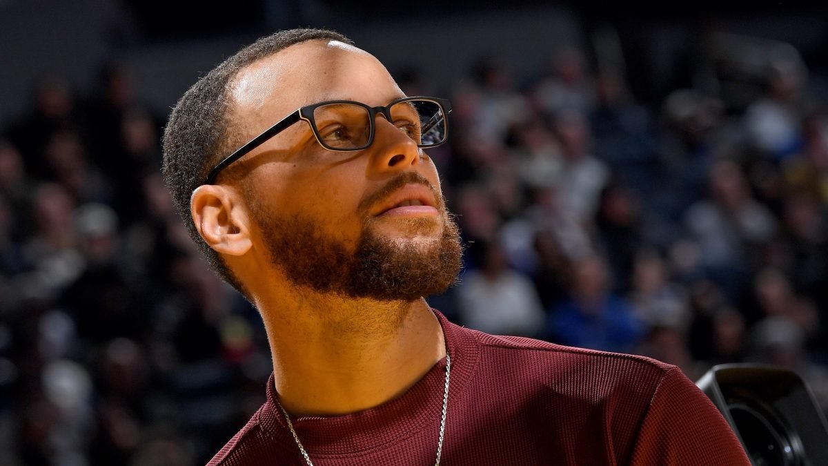 Warriors star Steph Curry isn’t slowed by his poor vision – NBC Sports Bay Area & California