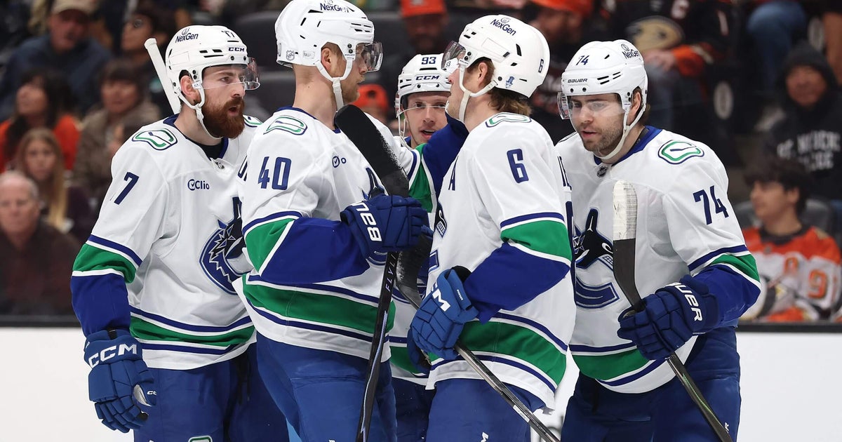 Vancouver Canucks projections: Expect a Malhotra bump but a high draft pick is still the goal