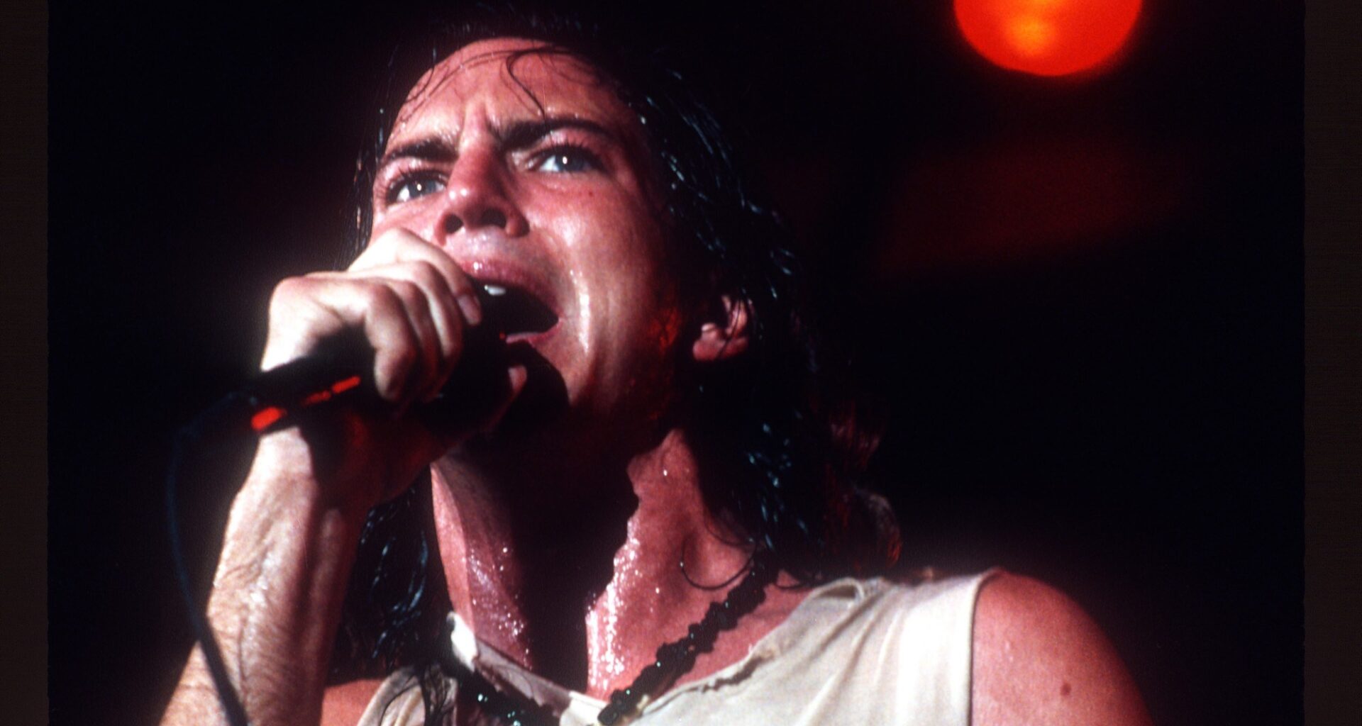 3 Rock Songs From the 1990s That Still Sound Fresh, Despite Being 30 Years Old