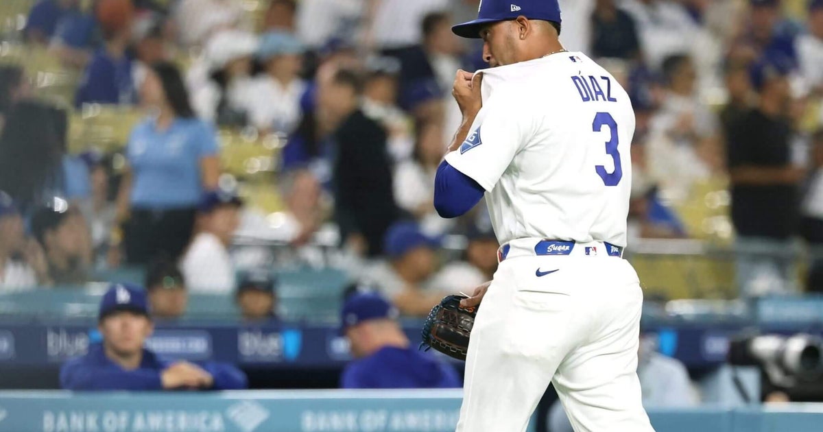 Edwin Díaz continues to struggle, could be left off Dodgers’ postseason roster