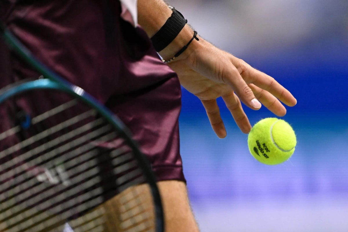 At the U.S. Open, interminable ball bouncing and a debate about the serve clock