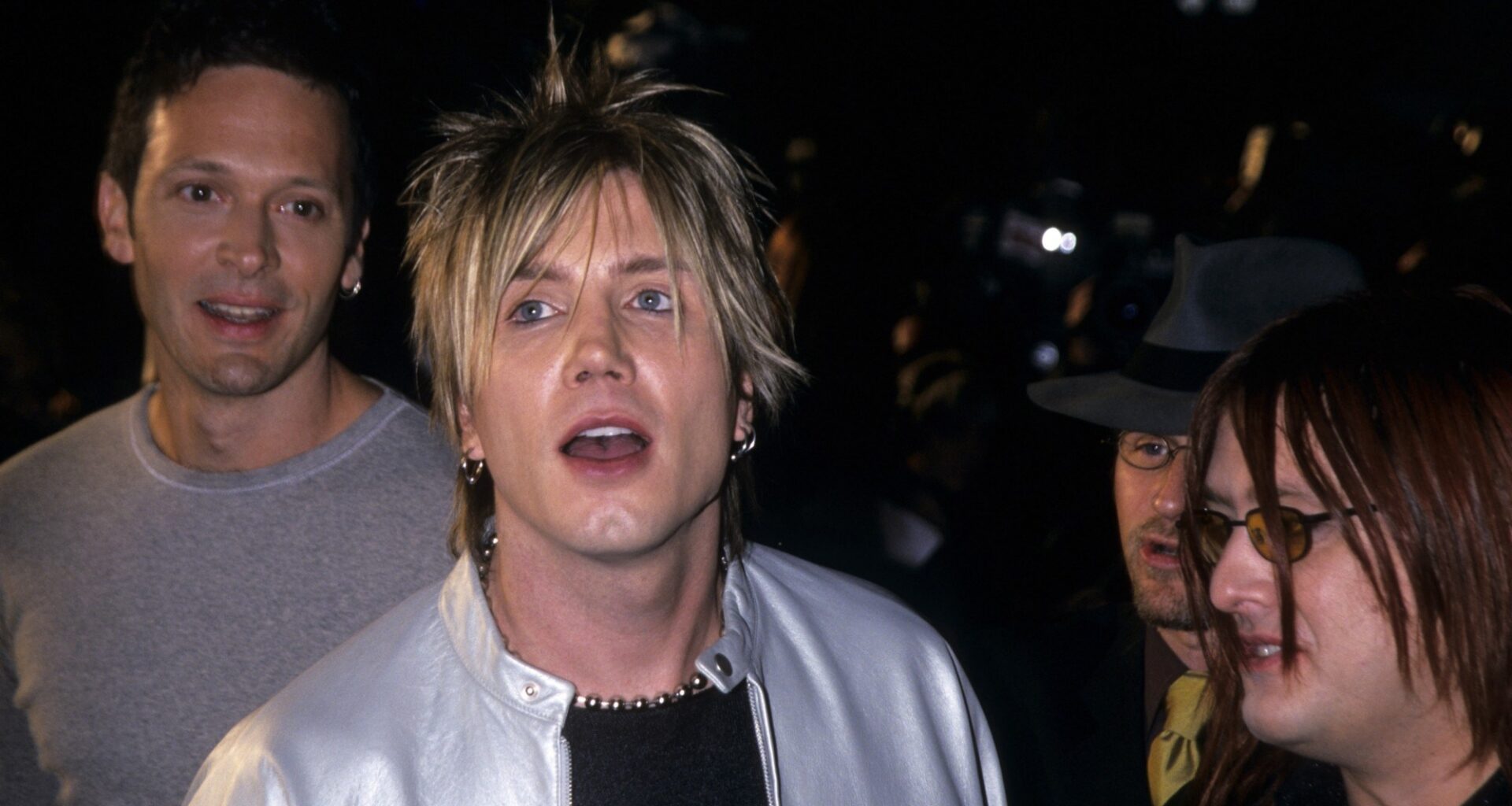 3 Rock Songs From 1995 You Heard While Shopping at the Mall With Your Friends