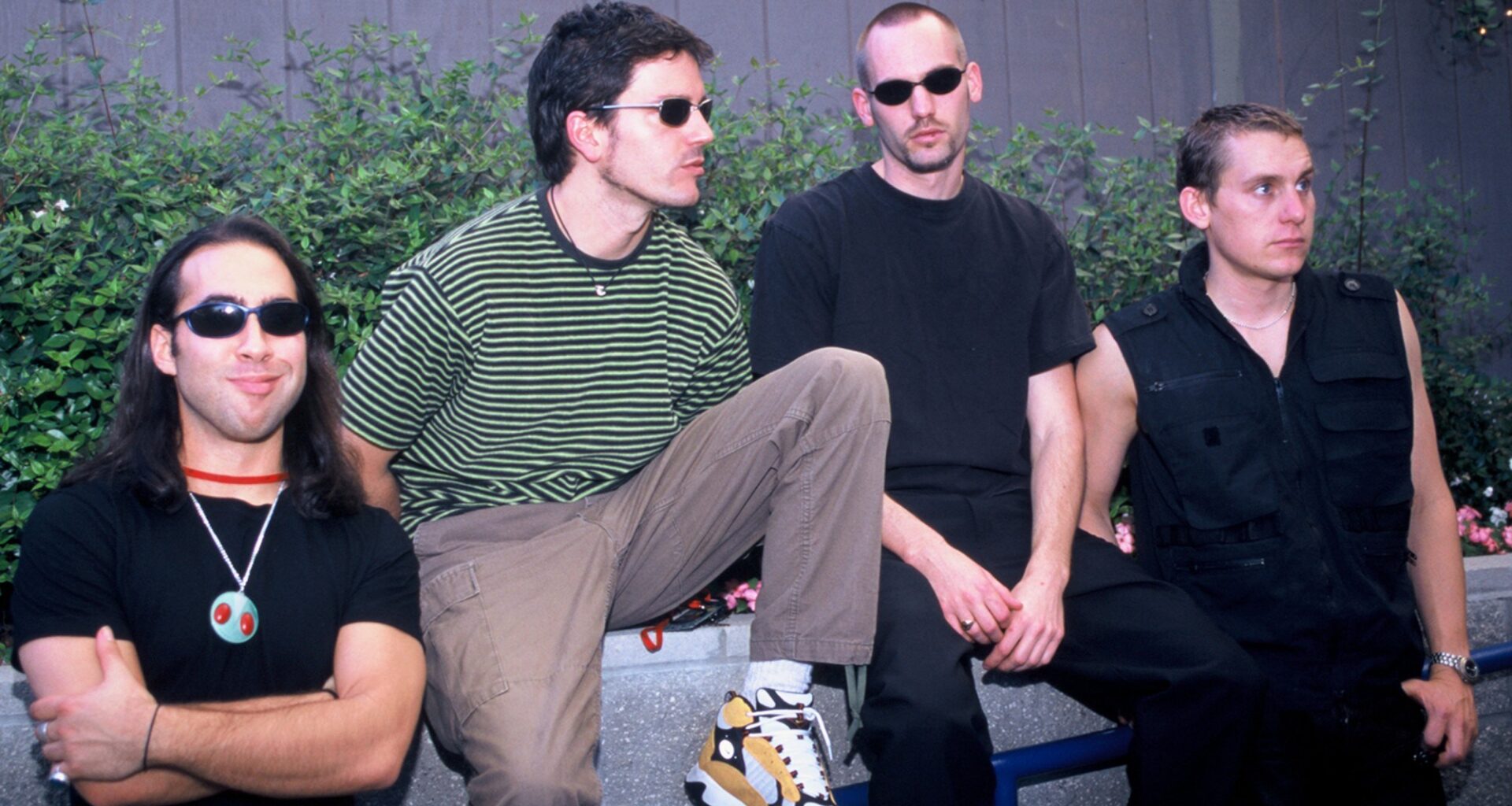 3 Rock Songs From 1997 You Heard While Shopping at the Mall With Your Friends