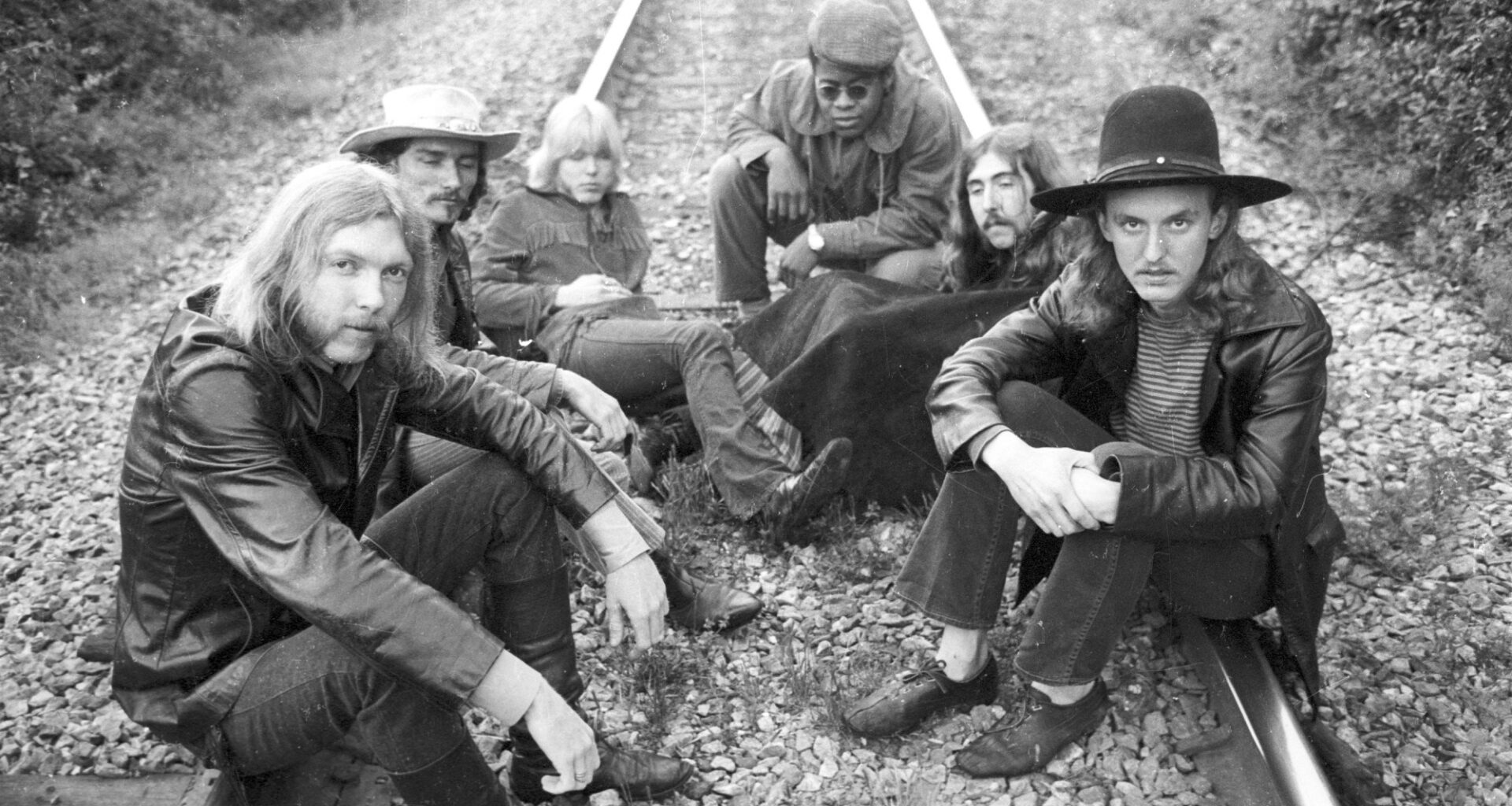 5 Rock Songs From 1972 That Give Me Instant Goosebumps Every Time