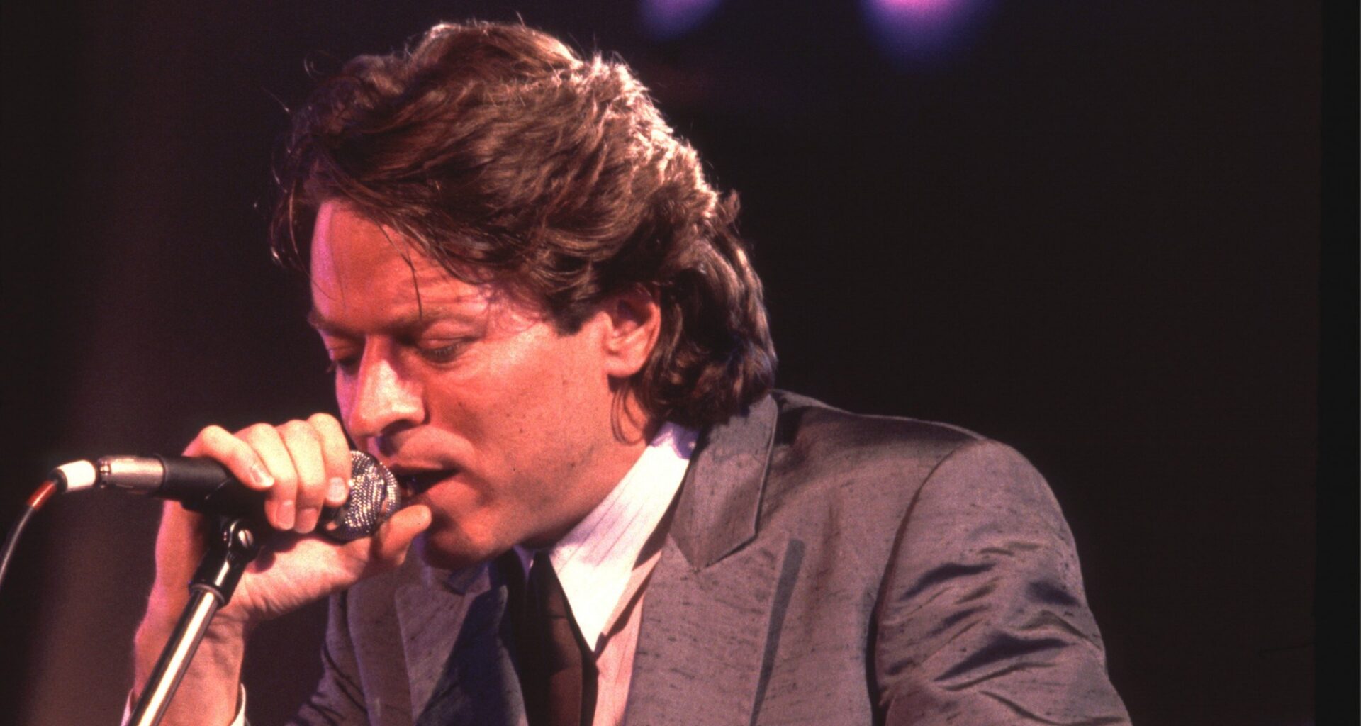 3 Rock Songs From 1986 You Heard While Shopping at the Mall With Your Friends