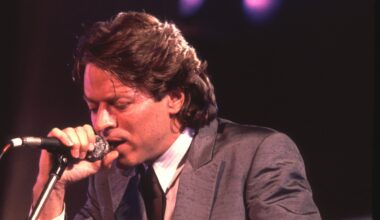3 Rock Songs From 1986 You Heard While Shopping at the Mall With Your Friends