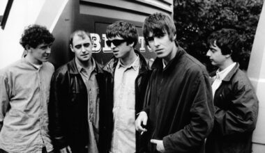 3 Rock Tracks From the 1990s That Are More Meaningful When You Listen to Them With Friends