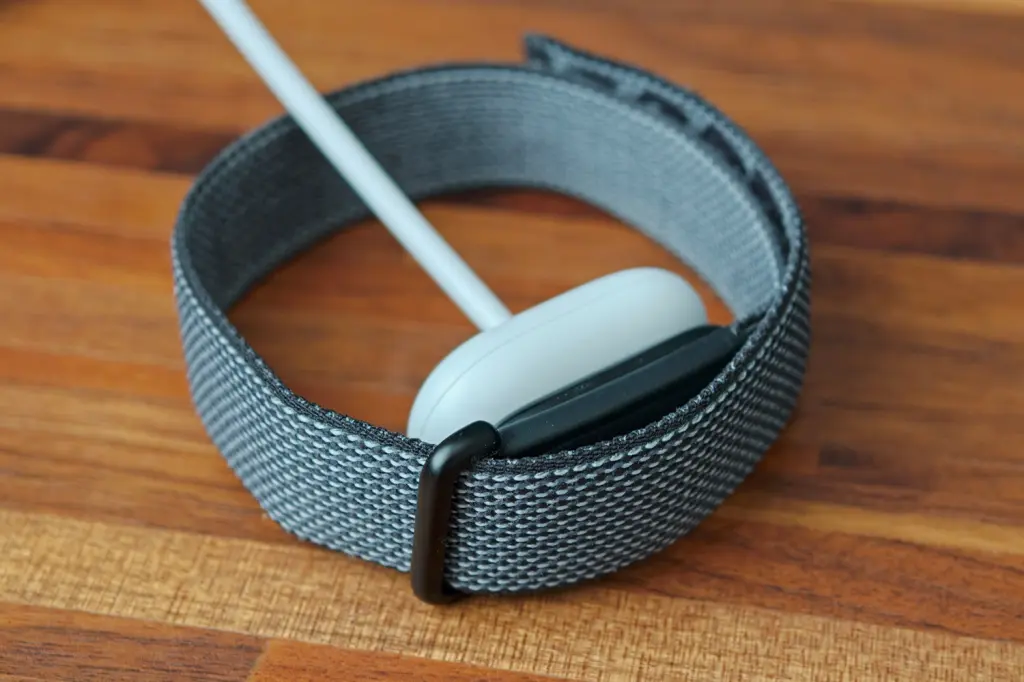 Google Fitbit Air review charging