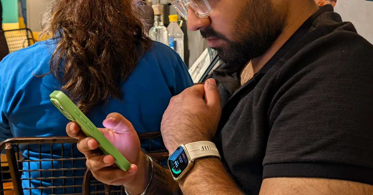 Huawei fit a blood pressure cuff into a smartwatch, and I'm obsessed with the engineering
