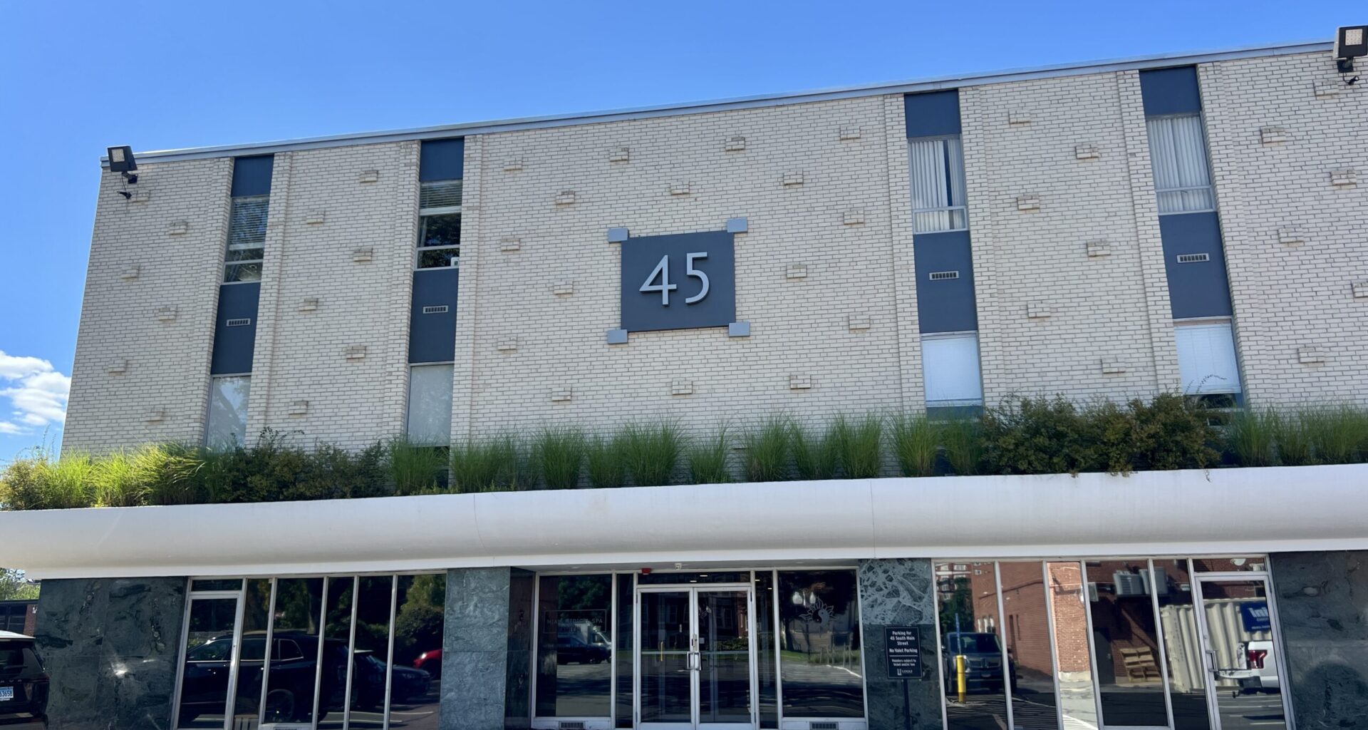 'Immediate Threat:' Psychiatrist Kept his License for 10 Months after Multiple Warnings - We-Ha