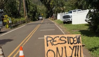 Travelers heed calls to avoid Kauai amid Hurricane Lowell recovery