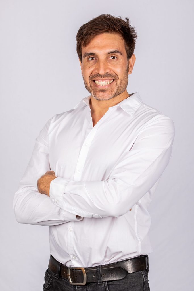 Clothing, Shirt, Face Leandro Aolita, chief researcher at TII’s Quantum Research Center