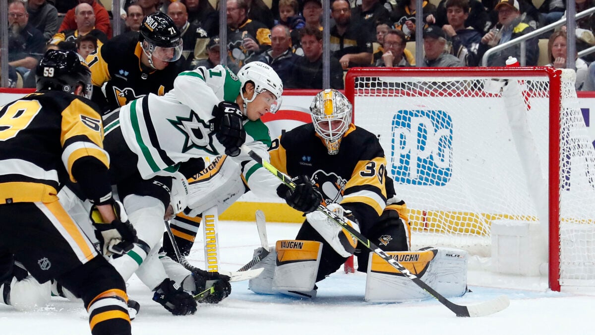 Dan's Daily: Expansion Setback; Stars Negotiate with Robertson; Perfect Penguin