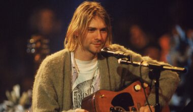 32 Years After Kurt Cobain’s Death, Nirvana Receives One of the VMAs’ Highest Honors