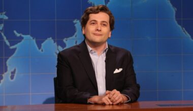 ‘SNL’s Weekend Update Mocks Paramount+, ‘Spider-Man’ & ‘The Odyssey’