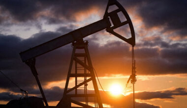 Oil rebounds from 12-day low as markets await possible U.S.-Iran talks