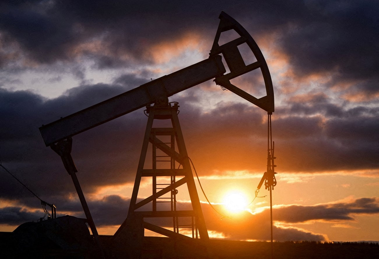 Oil rebounds from 12-day low as markets await possible U.S.-Iran talks