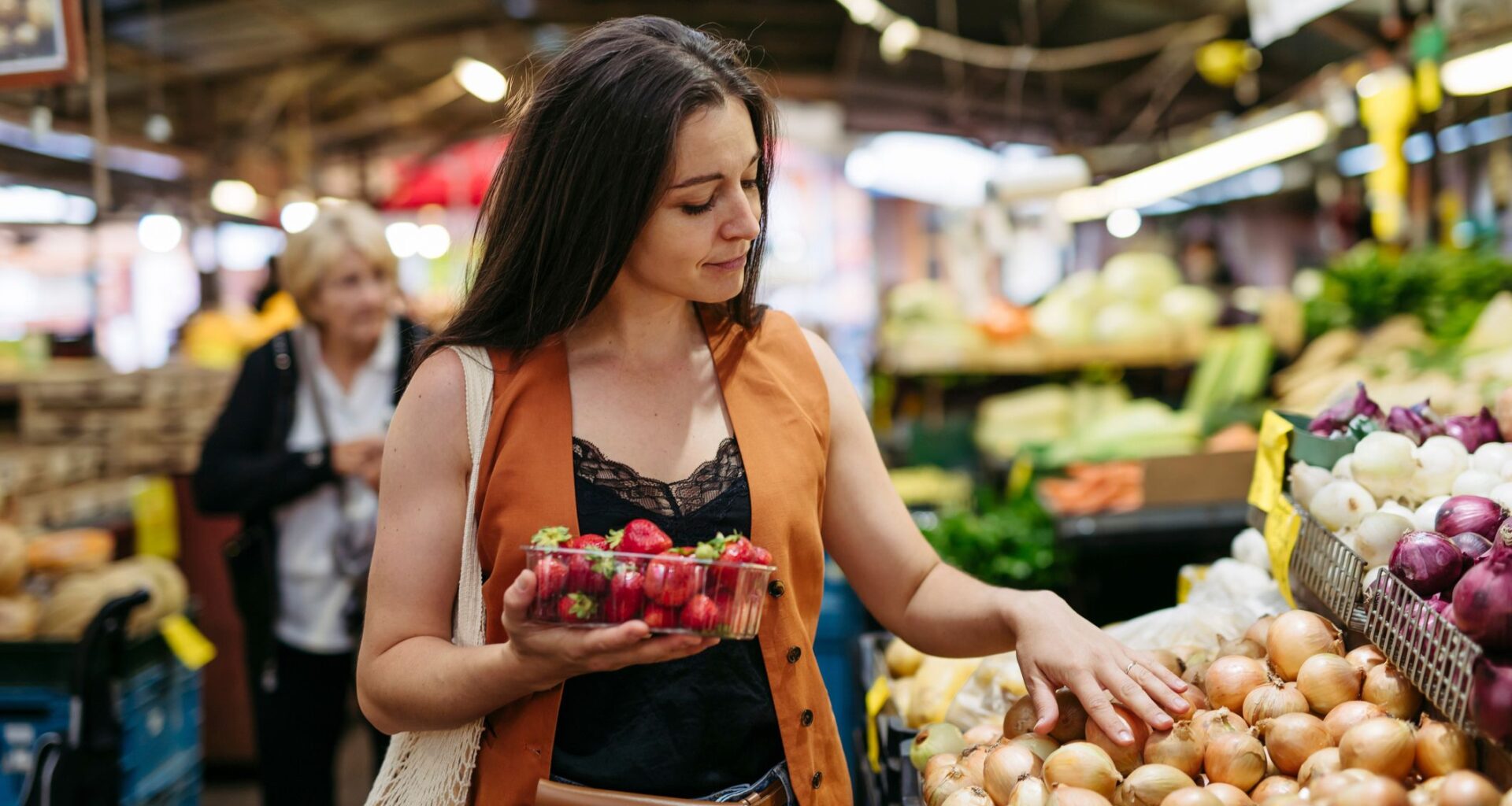 A sports dietitian shares her weekly grocery list for protein-packed meals and snacks
