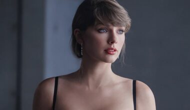 Taylor Swift Reveals 'The Life of a Showgirl: The Encore'