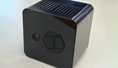 Soulart Station markerless motion tracking device with its ToF IR and RGB sensors