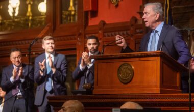 CT pension fund jumps to $76 billion as stock market roars; Gov. Lamont still cautious