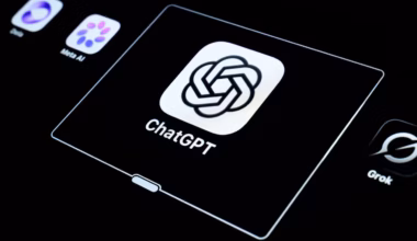 Chatbots still make risky errors in talks with teens about mental health