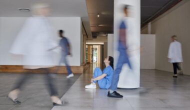 More than 1 in 10 US healthcare workers report ongoing long-COVID symptoms, study finds
