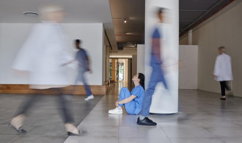 More than 1 in 10 US healthcare workers report ongoing long-COVID symptoms, study finds