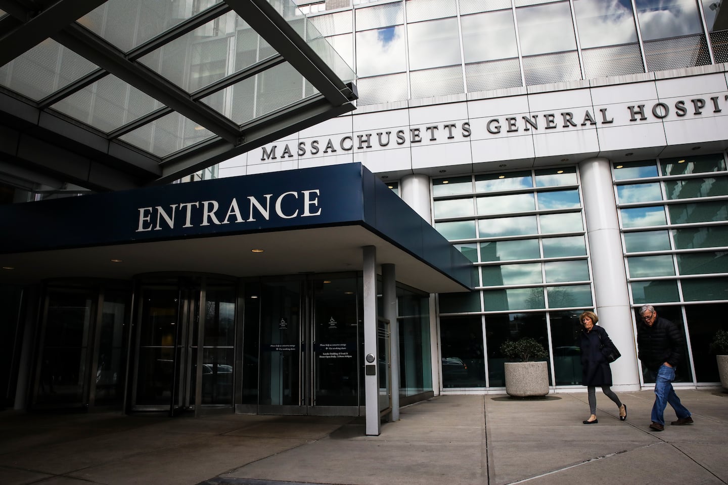 Massachusetts General Hospital had an operating margin of $373 million in fiscal year 2025, a new report showed.
