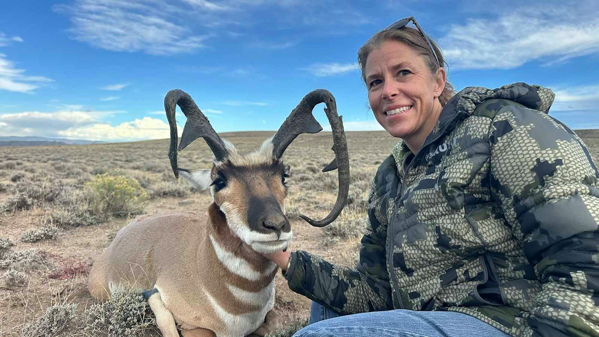 Wyoming Hunter Bags Antelope Buck With Supersized Double Set Of Horns