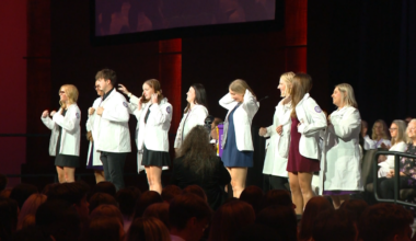 Des Moines University holds white coat ceremony for 456 students