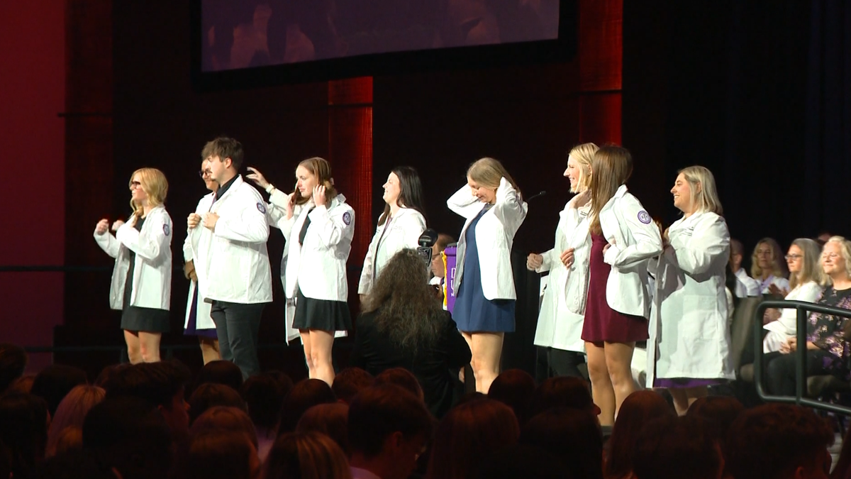 Des Moines University holds white coat ceremony for 456 students