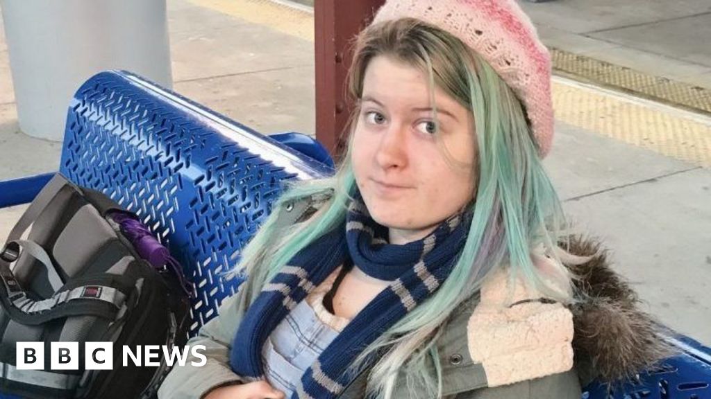 Uber ordered to pay $40m to family of woman killed after driver left her on highway - BBC