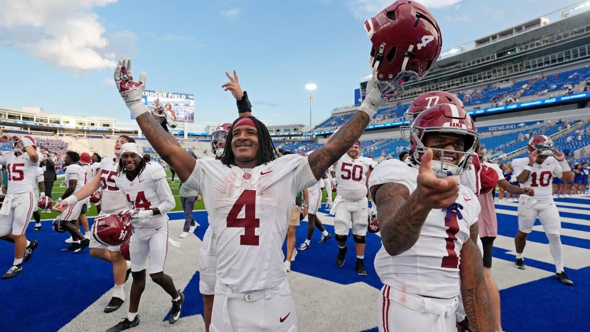 College football picks: Predictions, odds for key top 25 games in Week 3