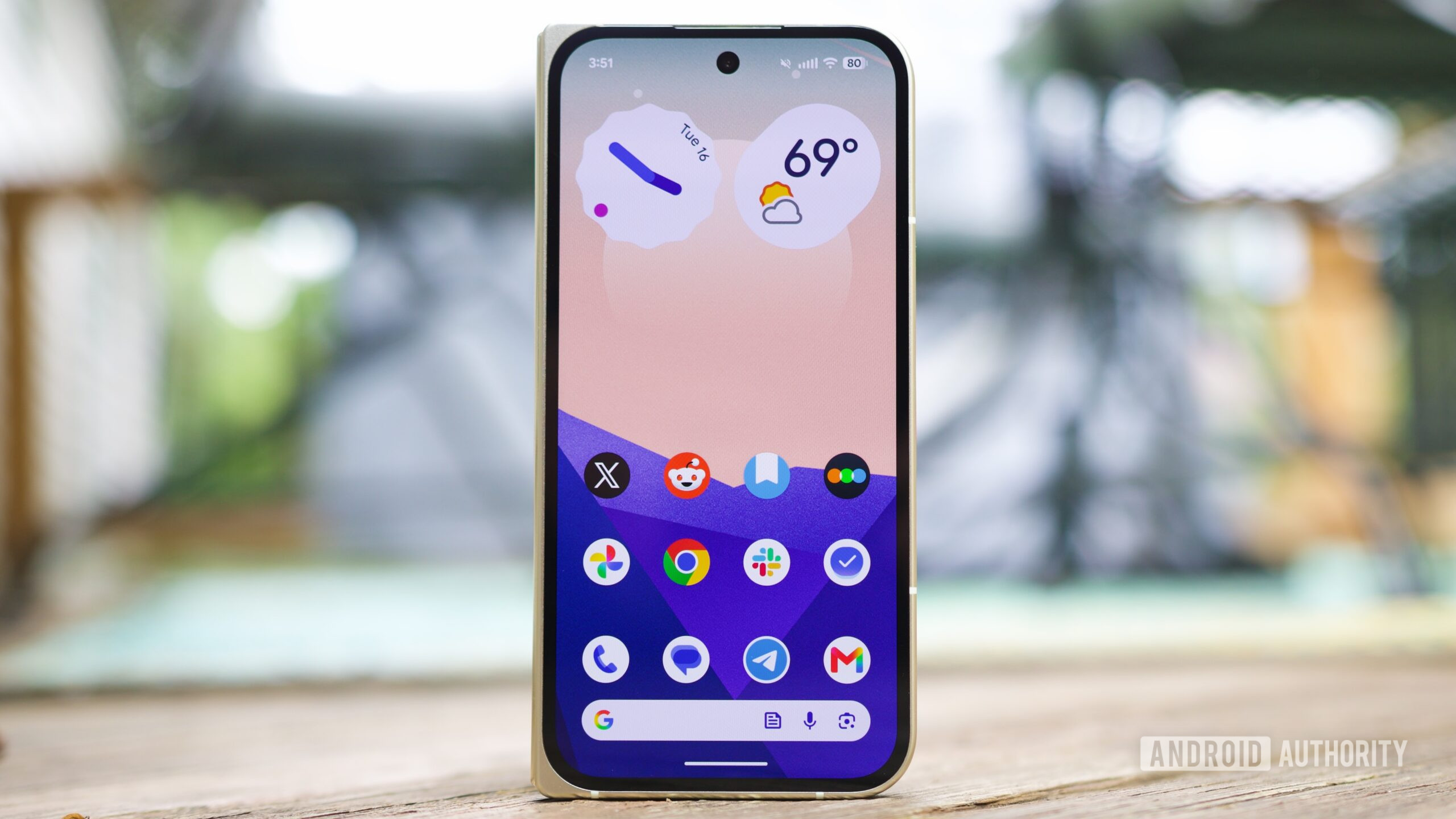 android 17 hide app names hero june 2026 1 A Pixel running Android 17, showing the home screen with hidden app icon names.
