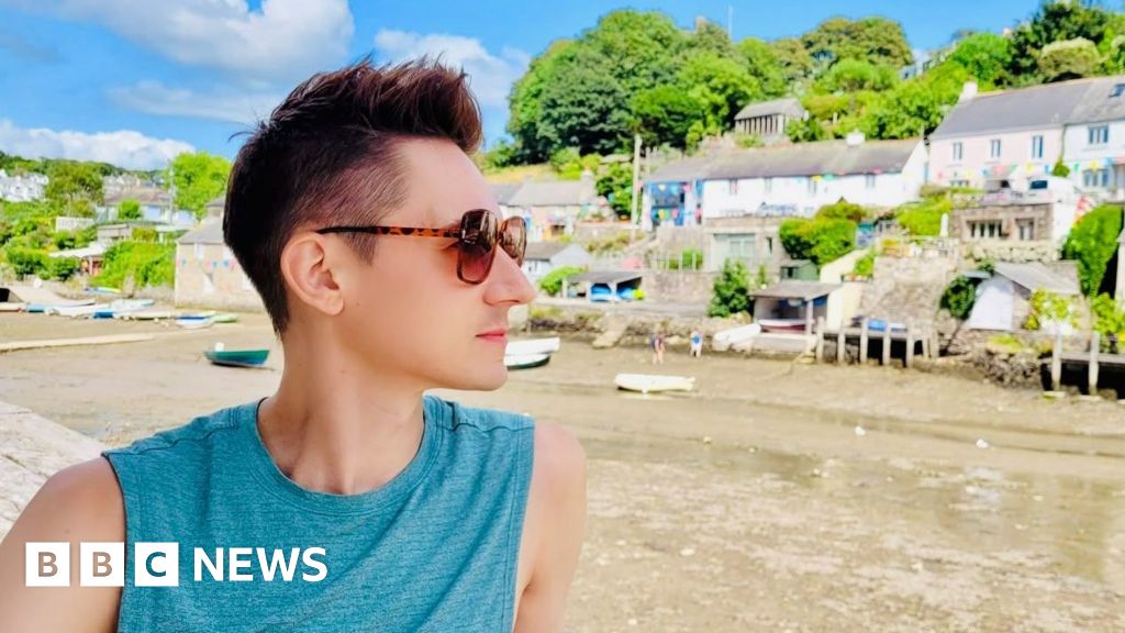 Human extinction fears make me want to flee AI and live on an island - BBC
