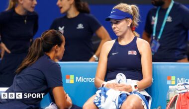 Anne Keothavong, captain of Great Britain speaks with Katie Boulter during a changeover