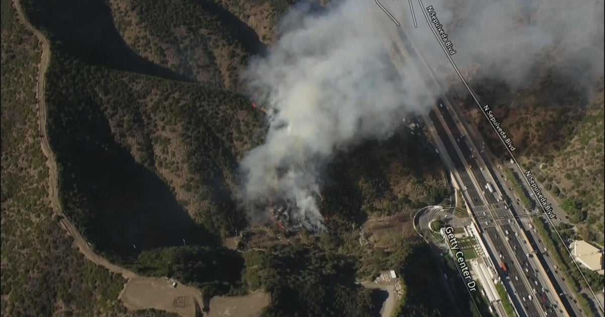 Getty Center closes early, evacuation warnings lifted after brush fire breaks out in Los Angeles' Sepulveda Pass