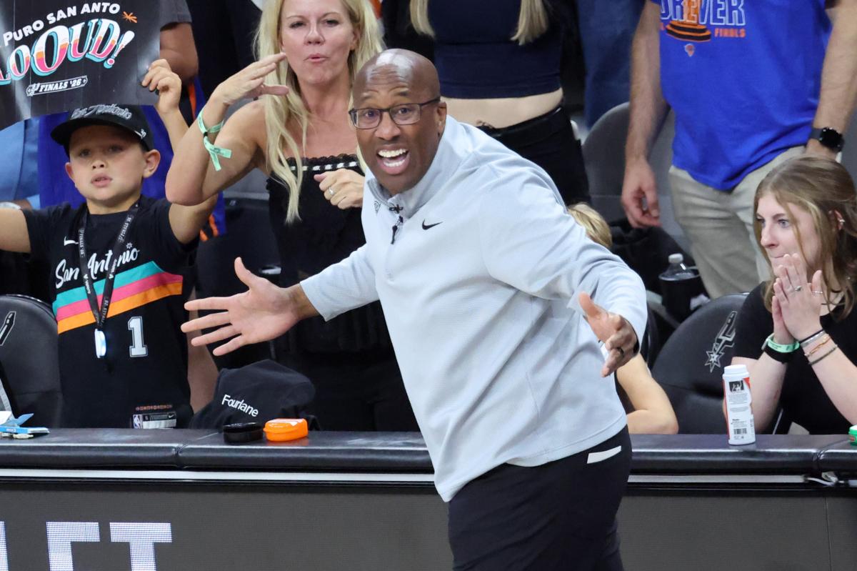 Knicks to hire Ed Flynn as Mike Brown's new replay 'challenge guy'