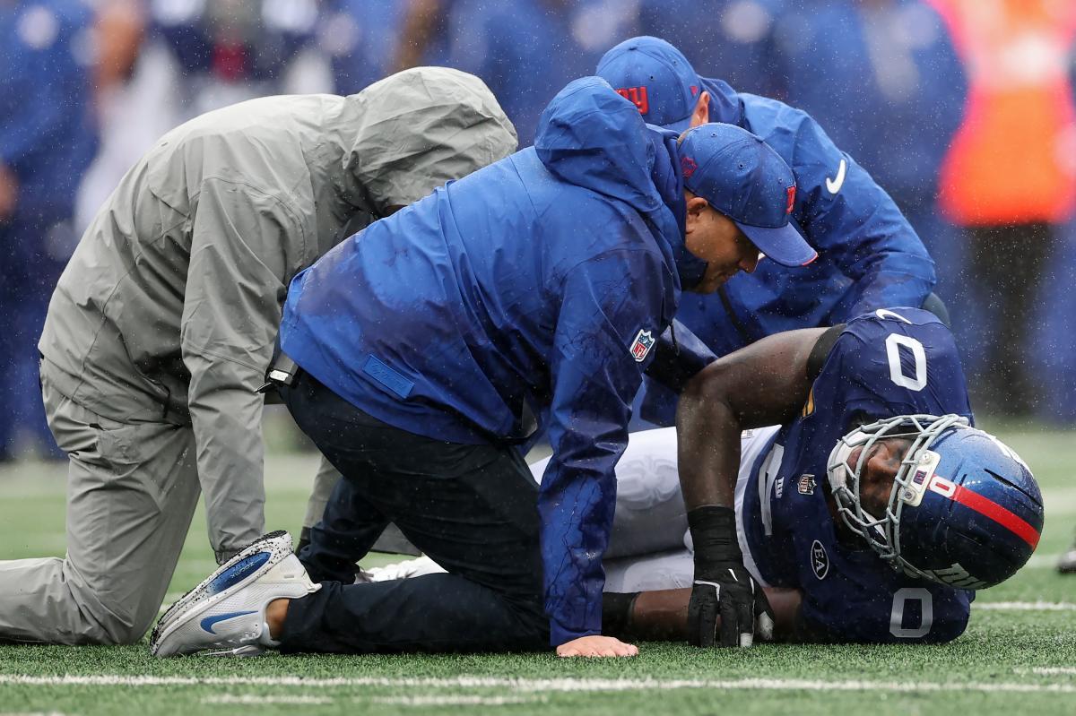 Brian Burns goes down with injury again in major Giants worry