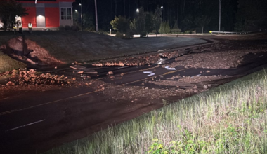 Water main break along NC 55 near Cary causes many residents to lose water pressure :: WRAL.com